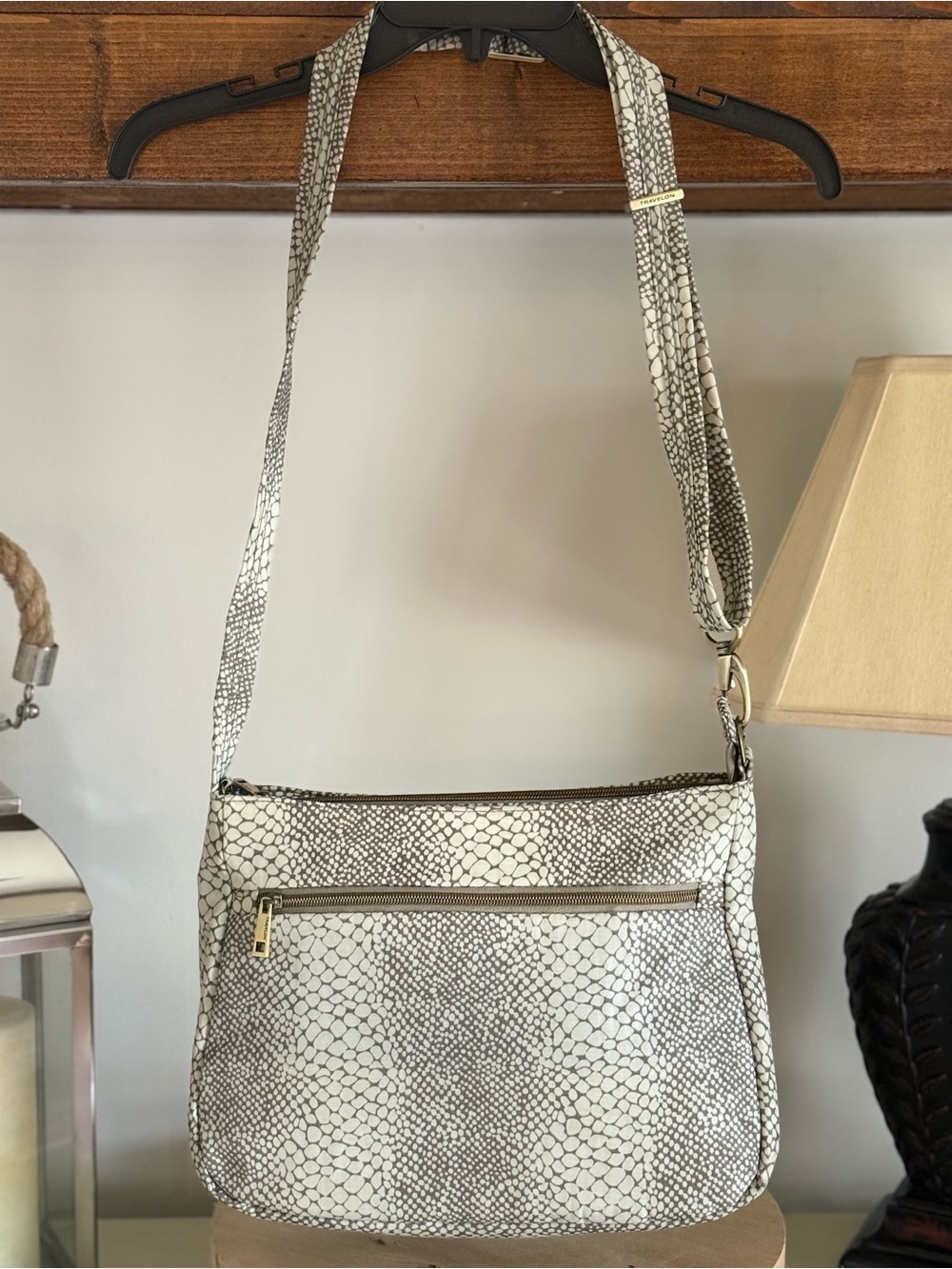 Travelon Anti-Theft Crossbody Bag - Picture 4 of 13